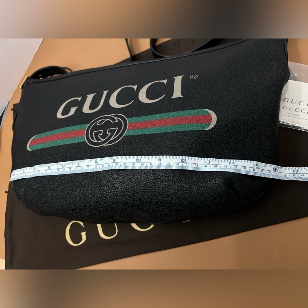 GUCCI Authentic.Half-Moon leather Bag with inspired vintage logo style. - Picture 10 of 16